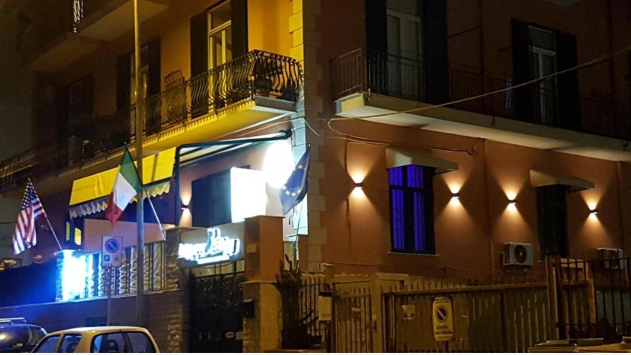 Hotel Taromy Naples Exterior photo